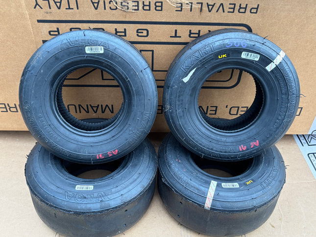 VEGA CADETTI USED - UK SLICK KART TYRES FULL SET REF 506
