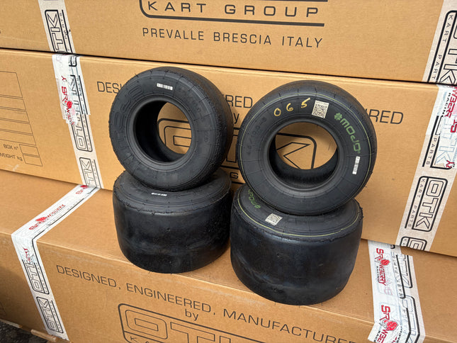 USED MOJO D5 TYRE SET Ref 065