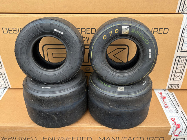USED MOJO D5 TYRE SET Ref 070